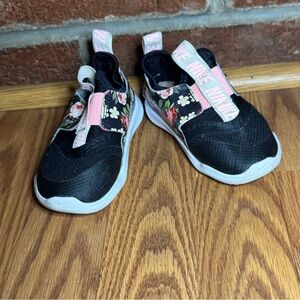 Nike Flex Runner Toddler Size 6C Black and Pink Floral Sneakers Tennis Shoes